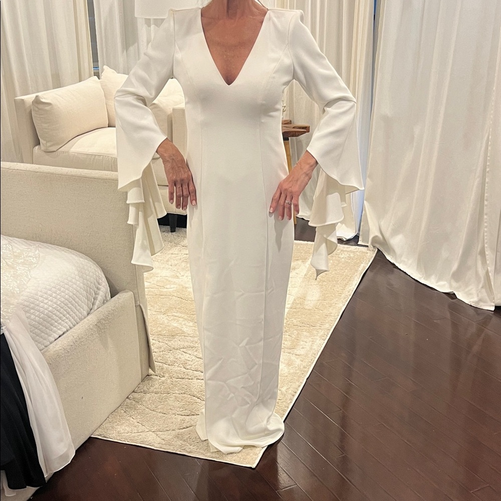 Halston Elegant White V-Neck Long Sleeve Ruffle Gown
